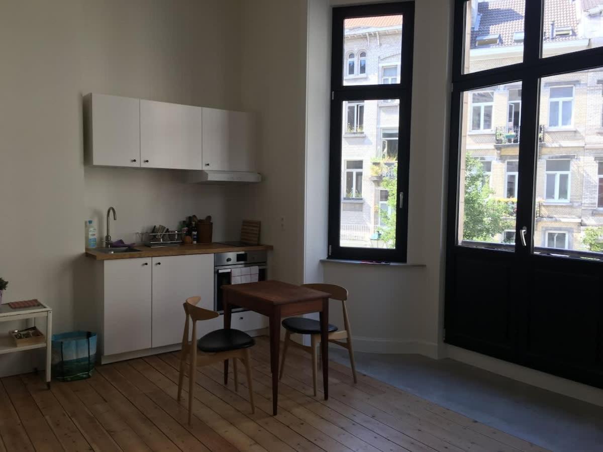 Charming Studio In The Heart Of Saint-Gilles Брюссель Екстер'єр фото